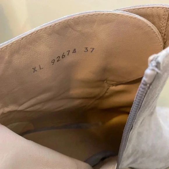 Stuart Weitzman Vienna Buckle Booties Sz 7 - Picture 6 of 7